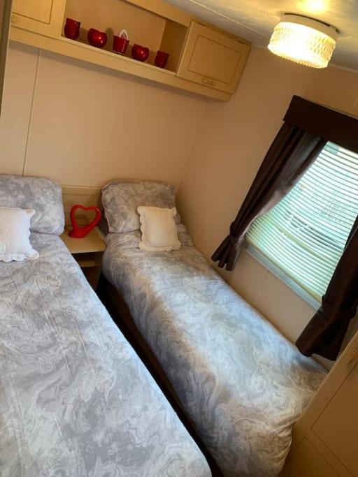 Вілла 6 Berth Caravan On Sealands Site. Double Glazing Інголдмеллс Екстер'єр фото